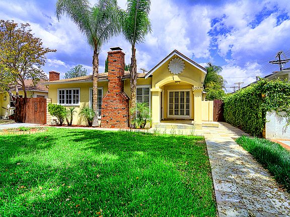 2nd image of 22021 Buena Ventura St