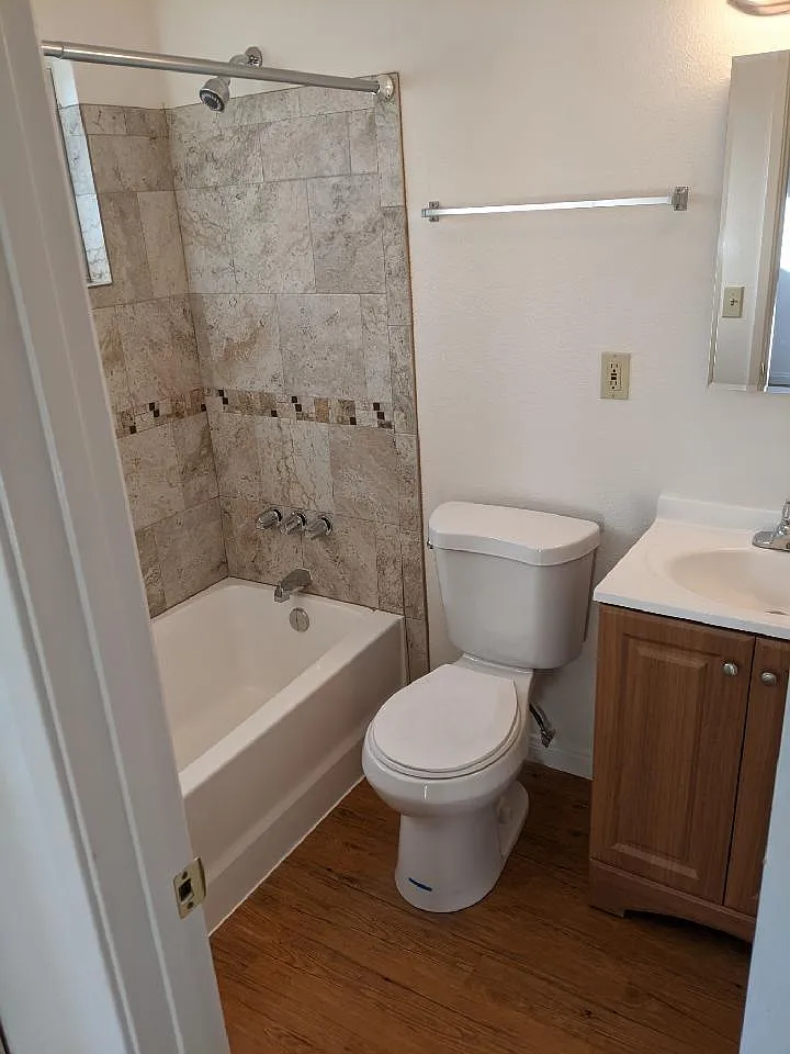 Studio, 324 sqft, $1,400 — Photo 4