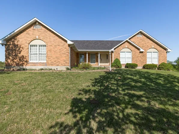 2 Whispering Pines Rd, De Soto, MO 63020