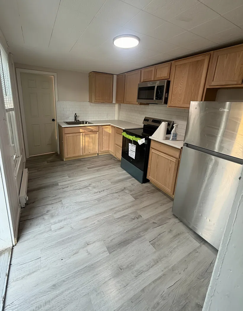 2 bed, 700 sqft, $1,300 — Photo 1