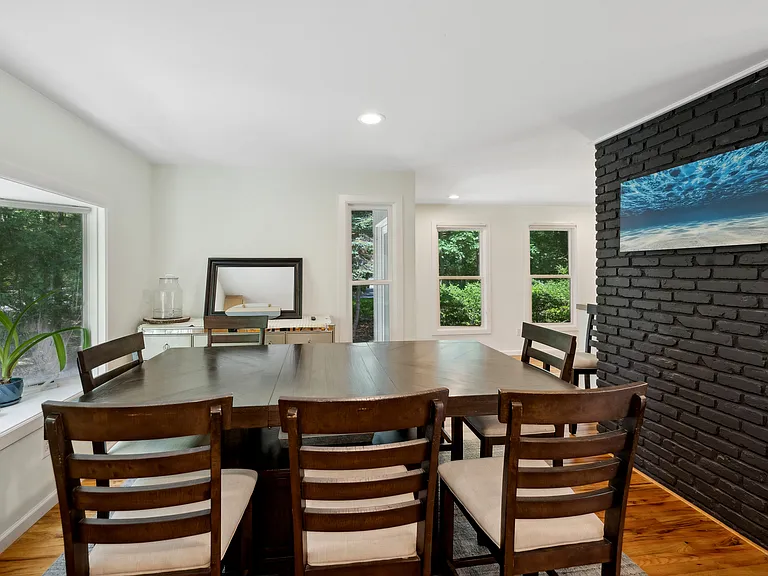 166 Woodbine Dr — Photo 5