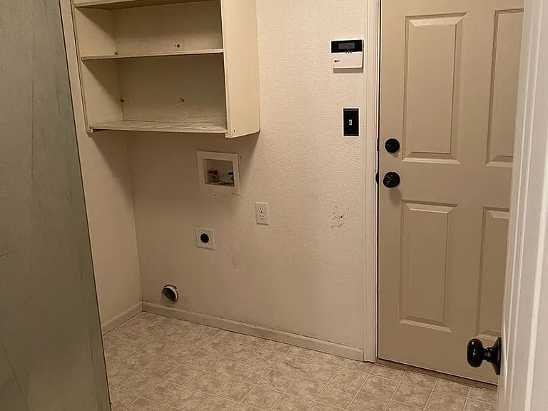 802 Waterglen Dr #D18 — Photo 18