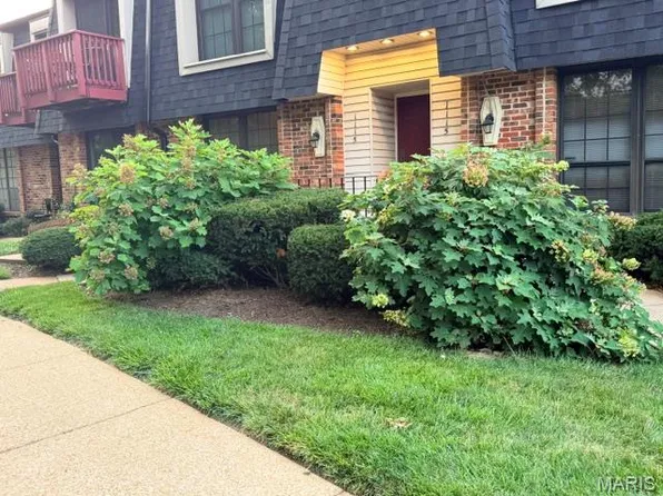 1115 Appleseed Ln APT A, Saint Louis, MO 63132