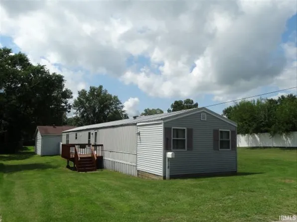 518 Polk St, Oakland City, IN 47660