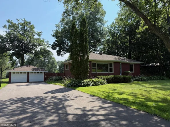 930 Laurel Ave, Hudson, WI 54016