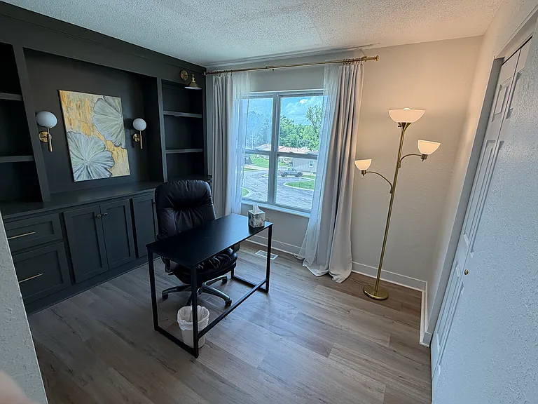 4576 S Saville Ct — Photo 4
