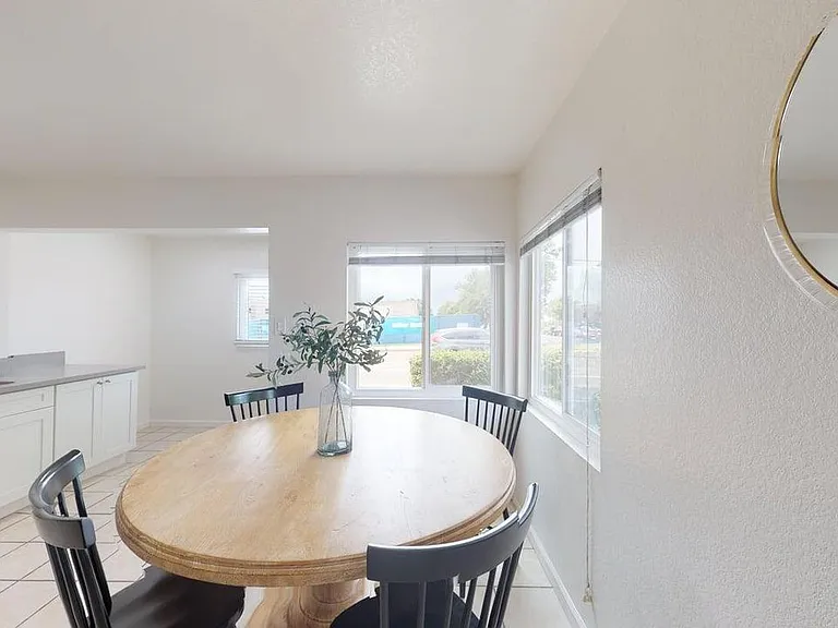 1605 Diamond St — Photo 10