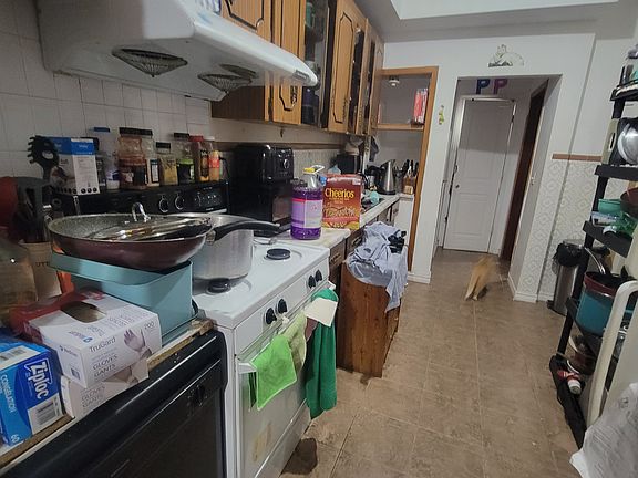 5th image of 655 Manning Ave #1