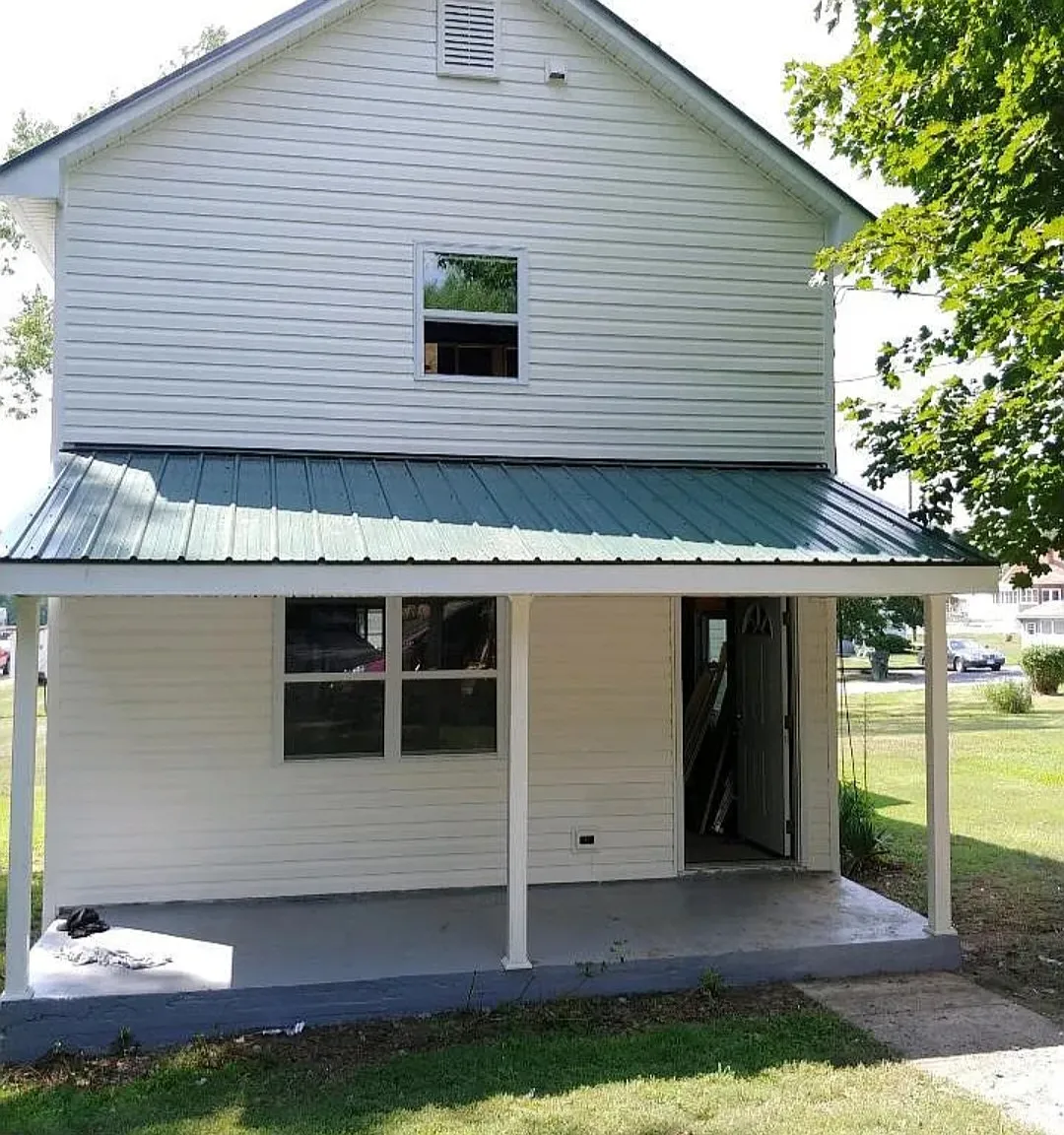 257 N Winchester Ave — Photo 1