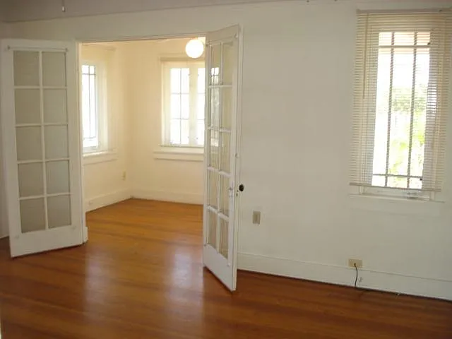2 bed, 1000 sqft, $1,590 — Photo 2