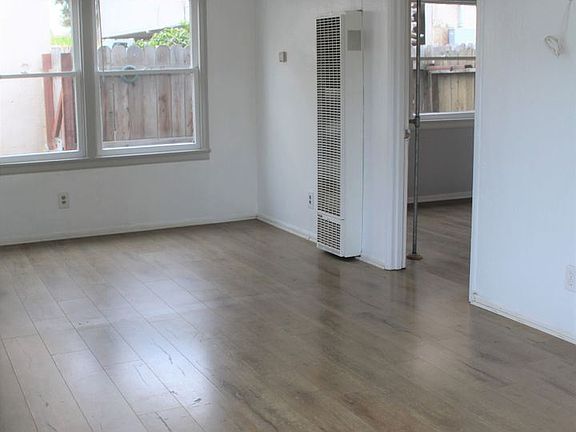 3rd image of 1079 E Santa Clara St #9110153