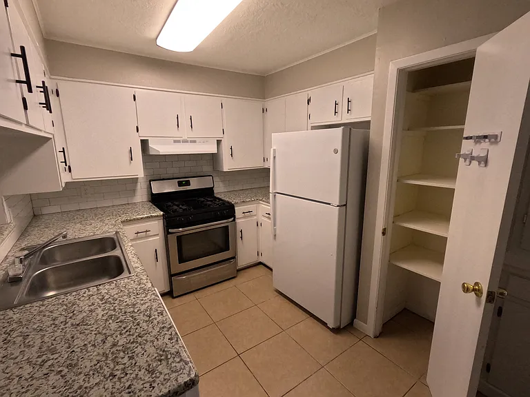 804 Hudler St — Photo 15