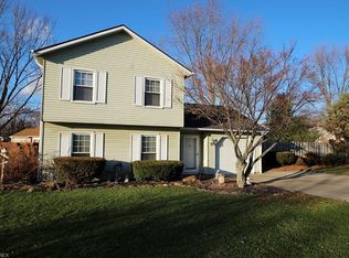 899 Waterloo Ln, Medina, OH