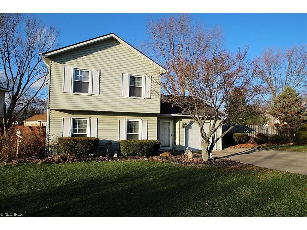 899 Waterloo Ln photo 1