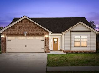 429 Irish Hills Dr, Clarksville, TN 37042