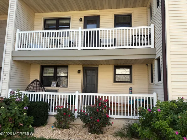 9 Wharfside Drive, Monmouth Beach, NJ 07750
