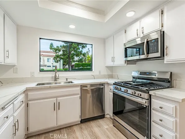 611 W 1st St Unit 101, Santa Ana, CA 92701