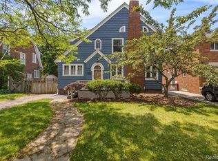 502 W Iroquois Rd, Pontiac, MI 48341