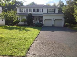 8 Templar Rd, Manalapan, NJ 07726