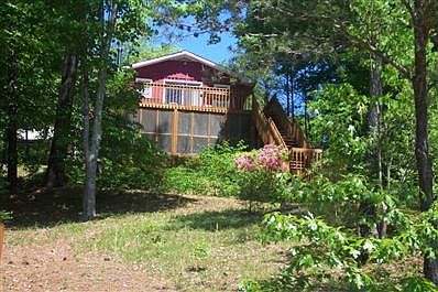 1st image of 174 Bluebird Ln