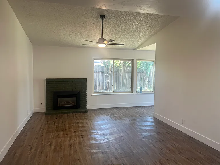 892 Amador Ct — Photo 9