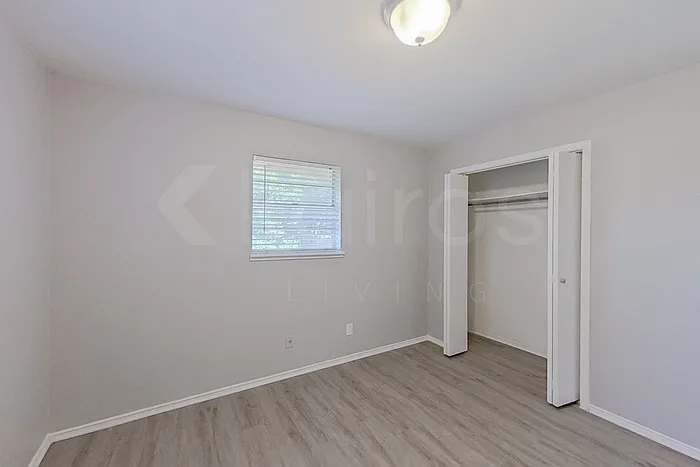 168 Creekview Dr E — Photo 17