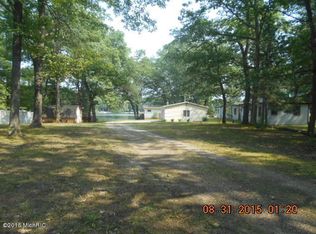 424 N Jackpine Rd, Fountain, MI 49410