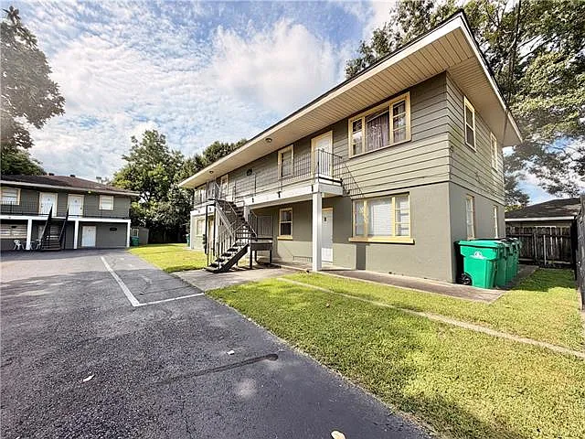 2 bed, 1.0 bath, 975 sqft, $1,155 — Photo 2