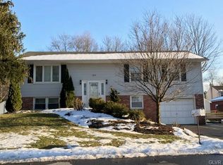104 W School St, Alburtis, PA 18011