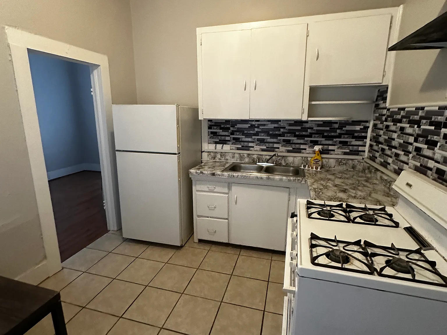 Studio, 425 sqft, $895 — Photo 4