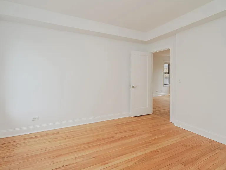 37 SQUARE APARTMENTS — Photo 15