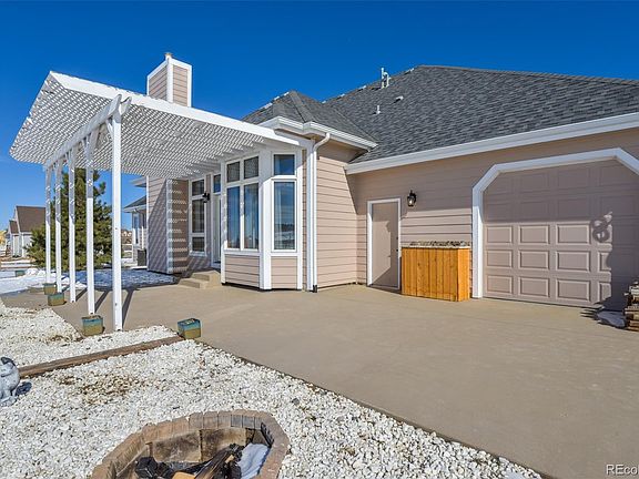 4th image of 745 Antelope Dr W