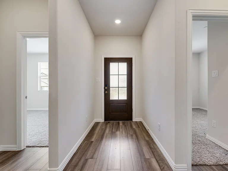 210 Olympus St — Photo 10