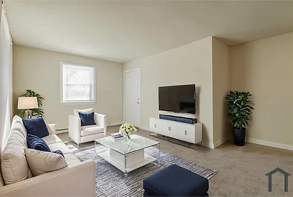 1517 Halifax St — Photo 1