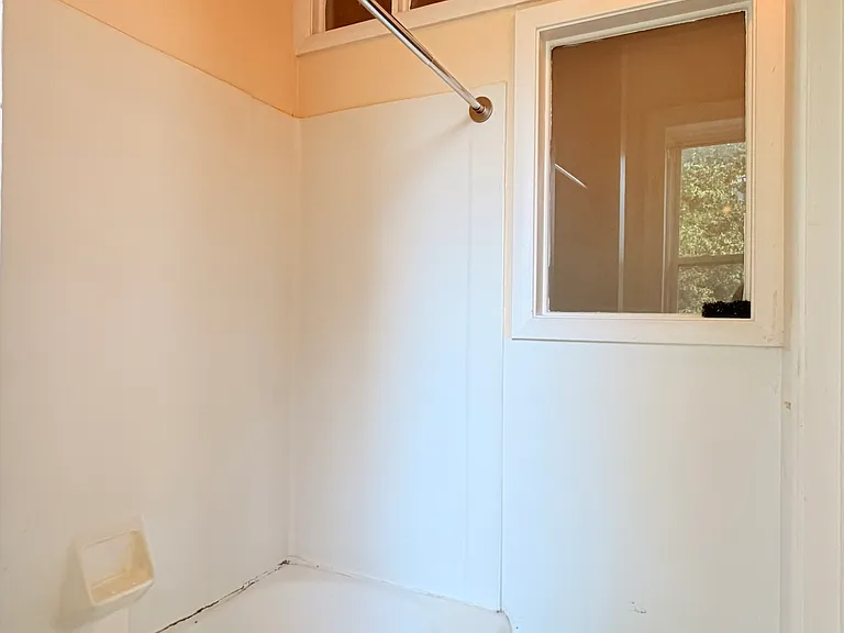 111 College St #4C — Photo 28