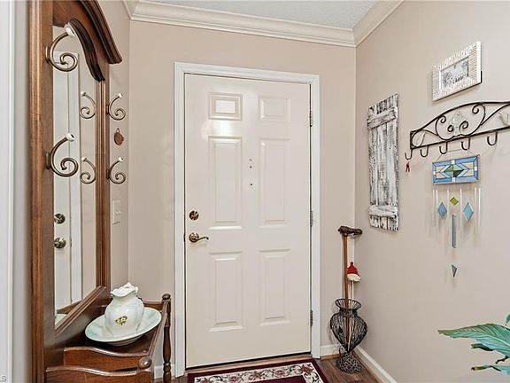 4th image of 406 Chadbourne Ct