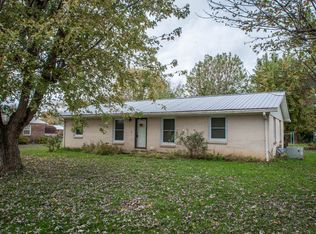 1013 Forrest Ave, Smithville, TN 37166