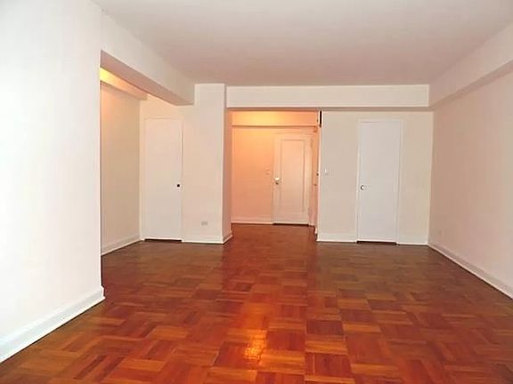 3rd image of 40 Central Park S #8I