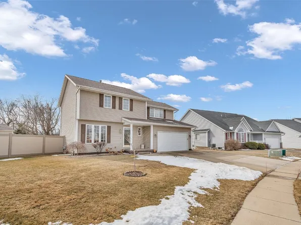 934 White Ivy Pl NE, Cedar Rapids, IA 52402