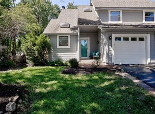 10022 W 86th St, Overland Park, KS 66212
