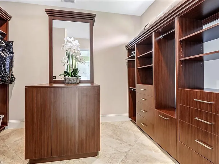 6487 Warwick Ave — Photo 20