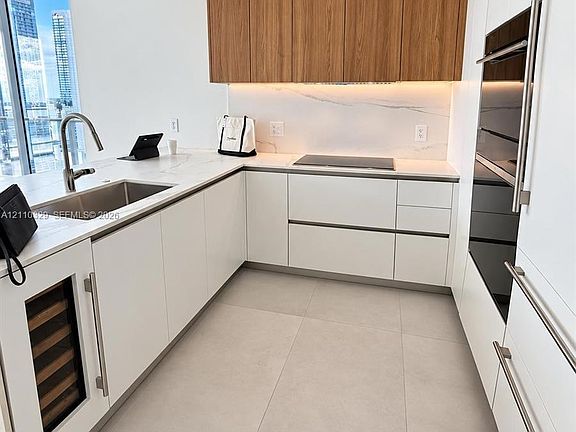 4th image of 1400 Biscayne Blvd #3302