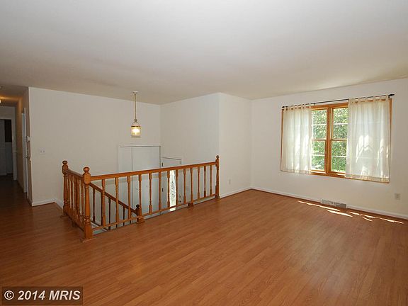 5th image of 1314 Hawkins Ln