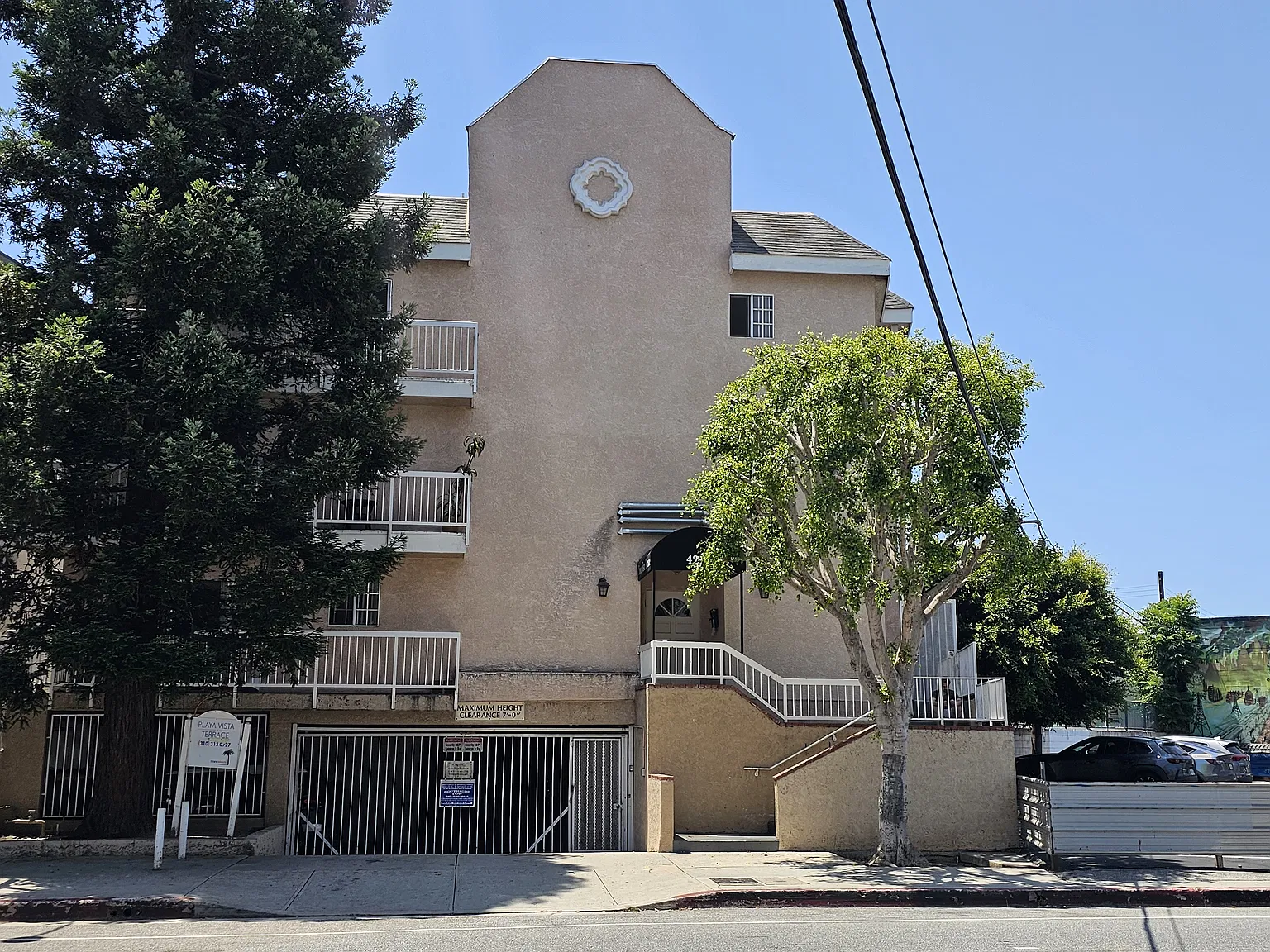 3 bed, $3,300 — Photo 2
