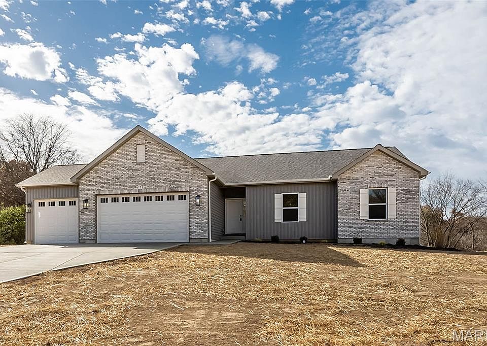 1st image of 4 Oakview Ct