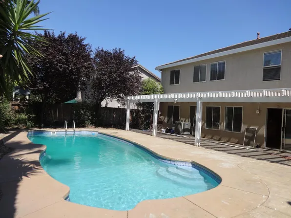 2145 Moore Dr, Dixon, CA 95620