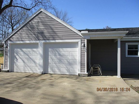 2nd image of 1204 N Sunset Dr