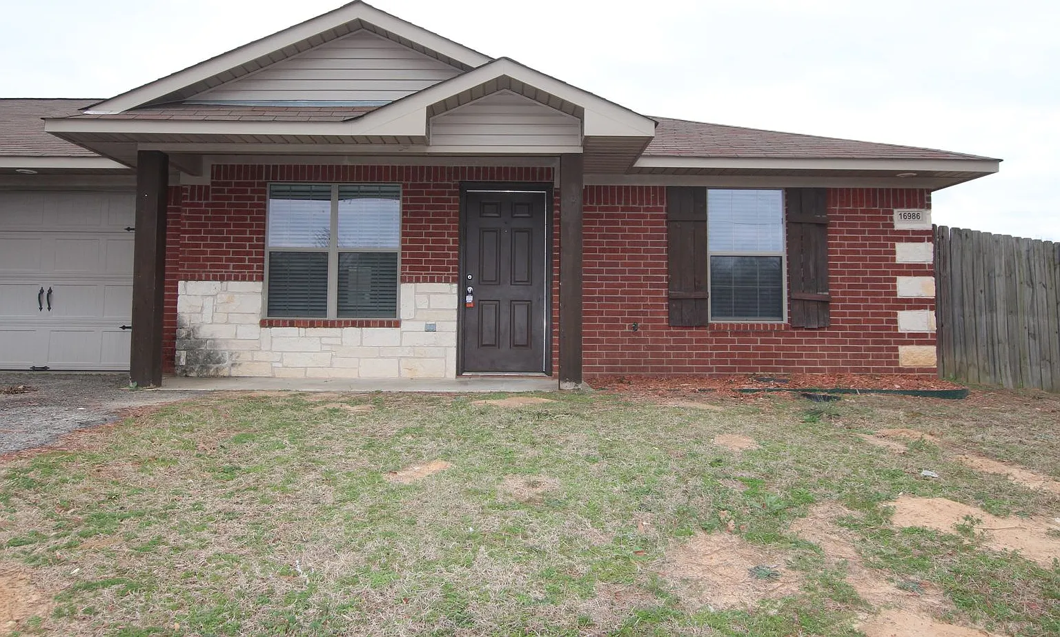 2 Bedroom Duplex for Rent in Lindale! — Photo 2