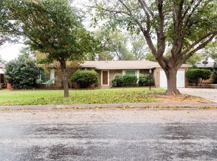 810 Crescent Dr, Sweetwater, TX 79556
