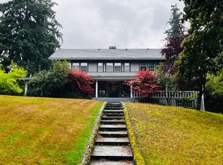 515 Ferncliff Ave NE, Bainbridge Island, WA 98110